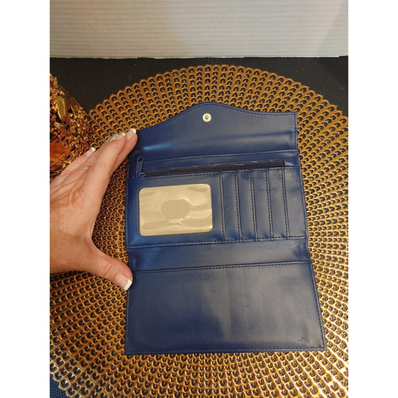 Buxton Heiress Leather Kiss Lock Wallet - Picture 4 of 4